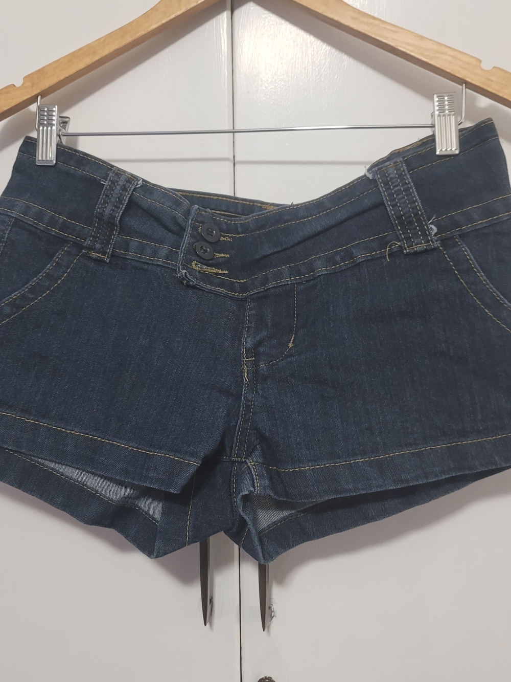 Women's Dark Denim Low-Rise Jean Shorts